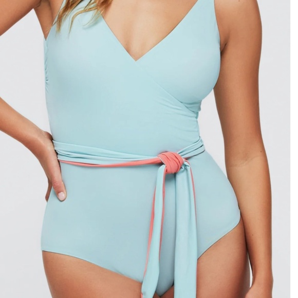 Hermoza Amelia One Piece - Picture 2 of 5